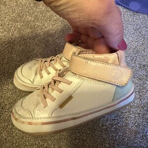 Tip Toe Joey white sneakers